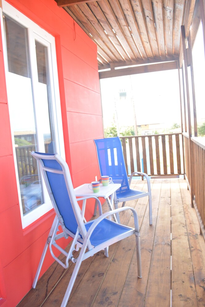 Studio, 1 Queen Bed, Pool View, Poolside - Guestroom