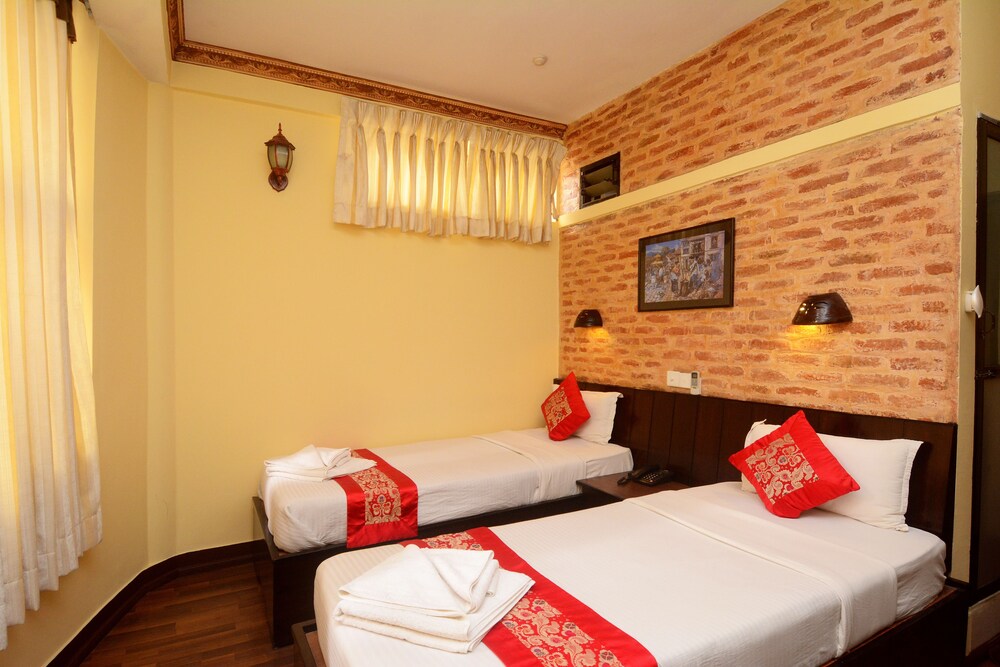 Deluxe Double or Twin Room - Guestroom