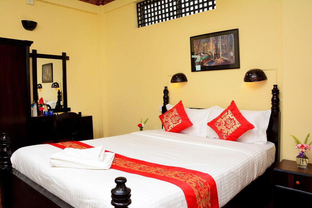 Deluxe Double or Twin Room - Guestroom