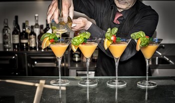 Hotel Bar