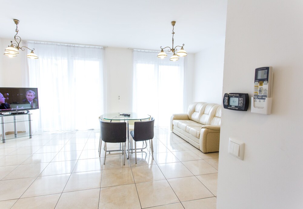 Studio, Kitchen - Guestroom