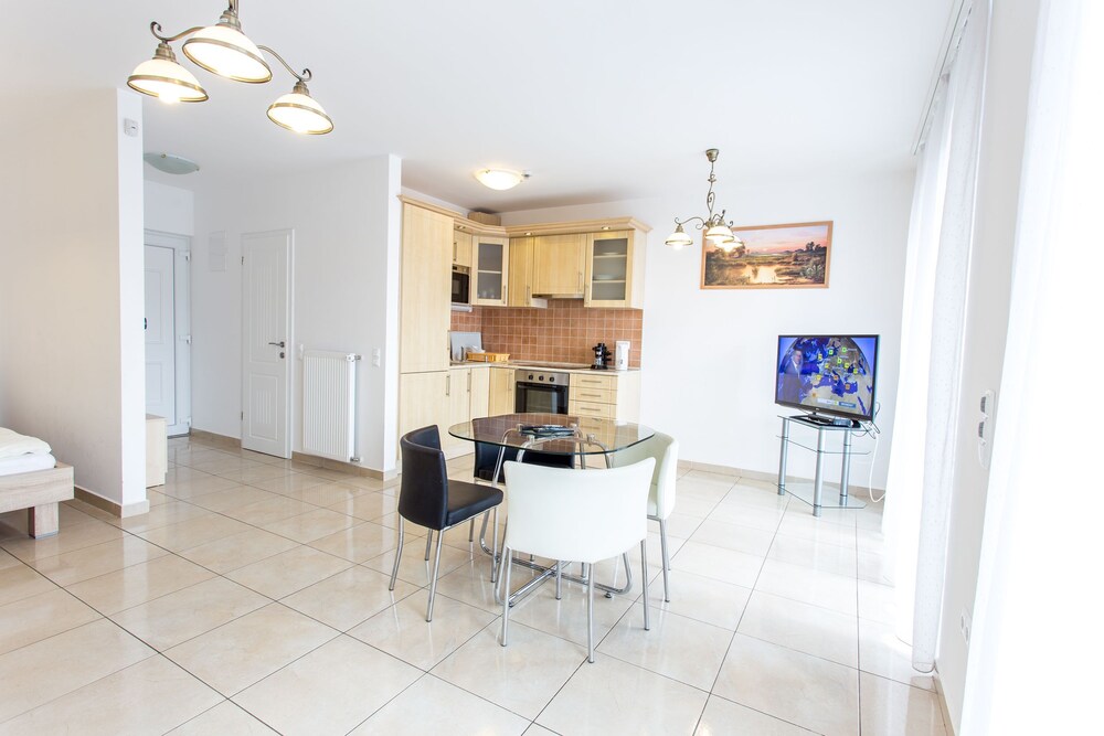 Studio, Kitchen - Guestroom