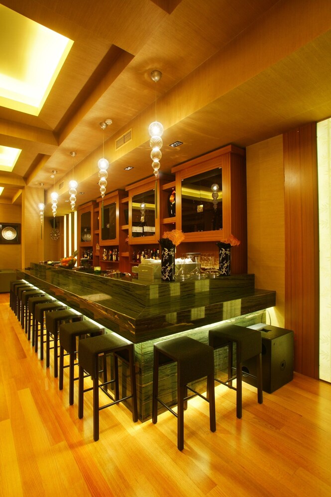 Hotel Bar