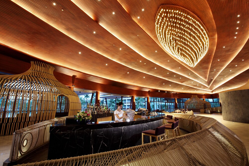 Hotel Bar