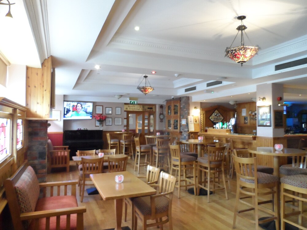 Hotel Bar