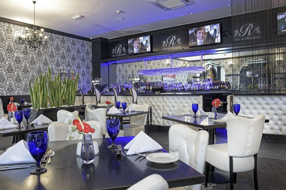 Hotel Bar