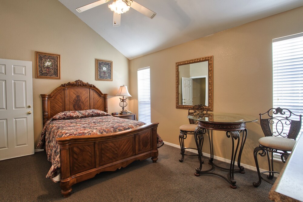 Economy Room, 1 Queen Bed, Non Smoking - Guestroom