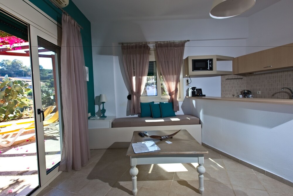 Junior Suite, Sea View (Panoramic) - Living Area