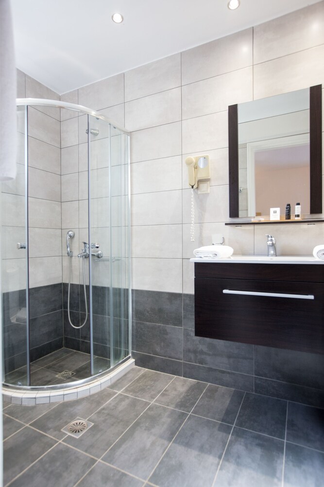 Standard Double Room, Sea View - Bathroom