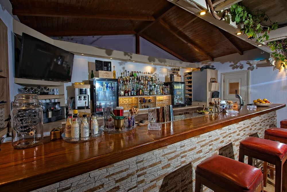 Hotel Bar