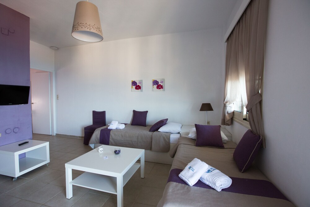 Family Room, Sea View - Living Room