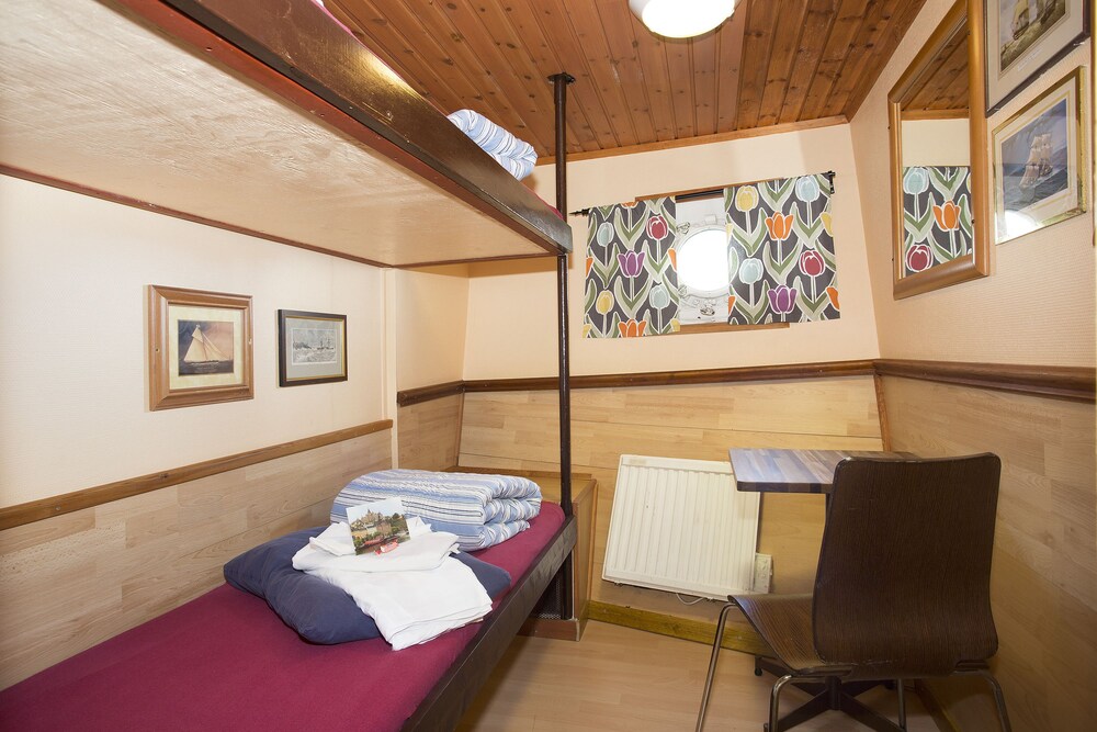 Gästrum (Economy dubbelrum - delat badrum (Cabin on Boat))
