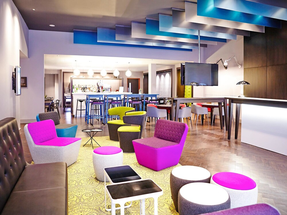 Hotel Bar