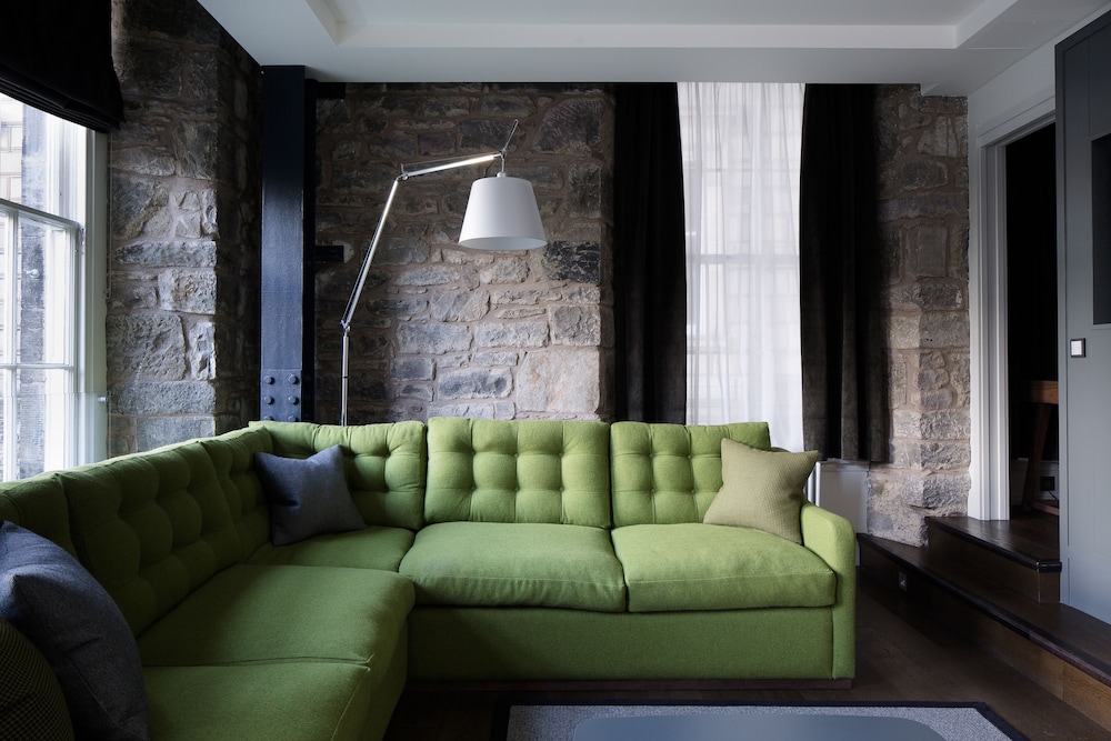 1 Bedroom Capital Apartment - Guestroom