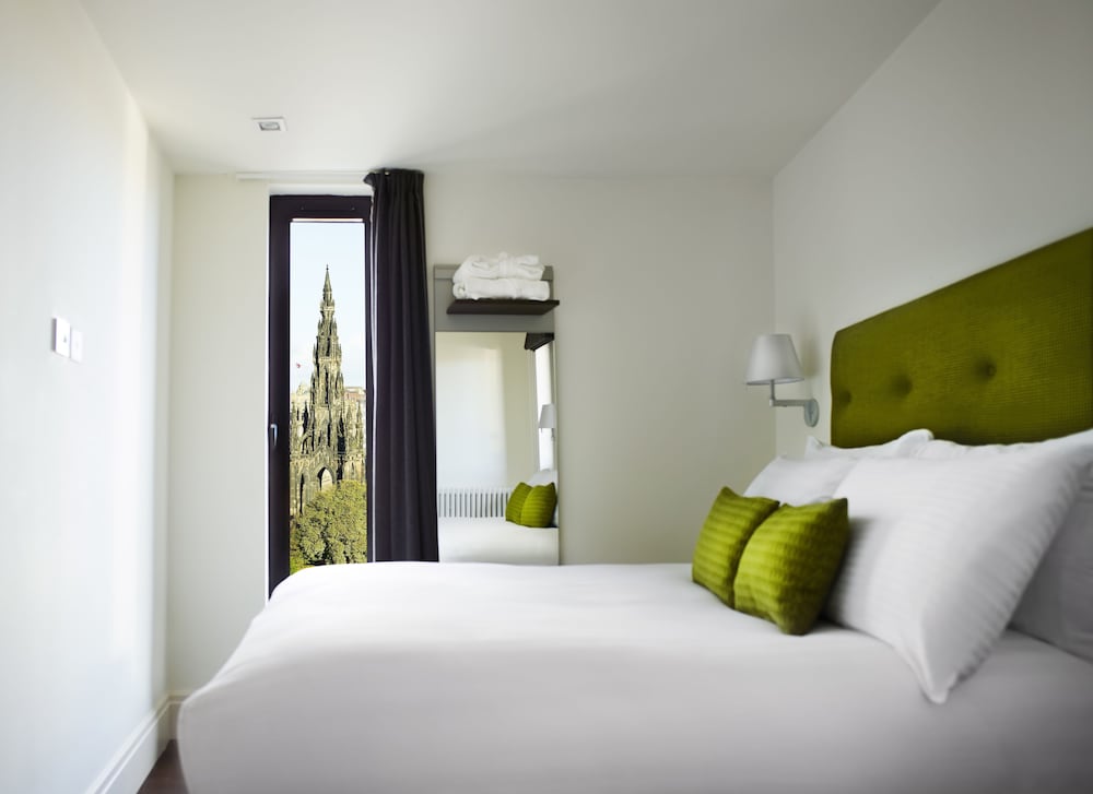 2 Bedroom Signature Apartment, City View - Guestroom