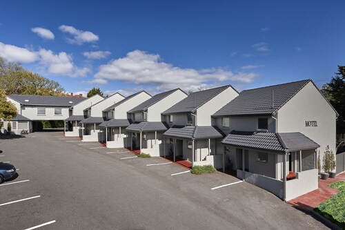 Elphin Motel & Serviced Apartments