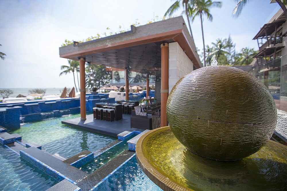 Poolside Bar