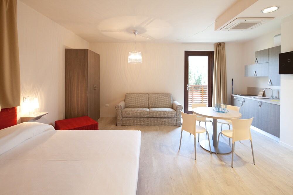 Apartment, Ground Floor - Guestroom