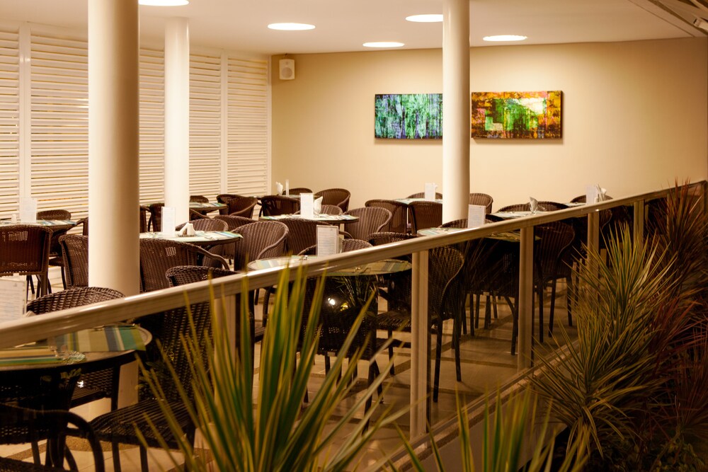 Food Court