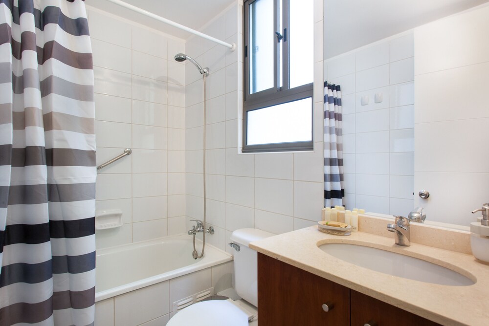 Family Apartment, 2 Bedrooms - Bathroom