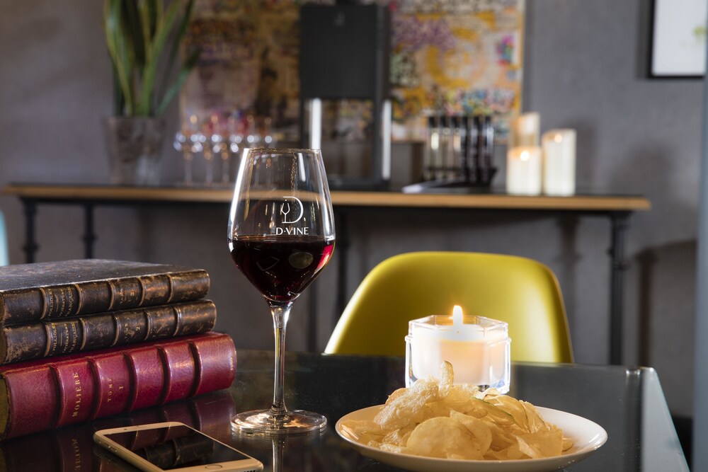 Hotel Bar
