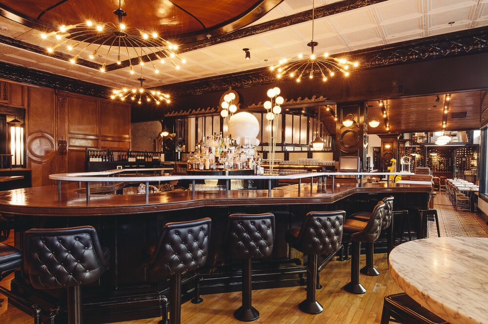 Hotel Bar
