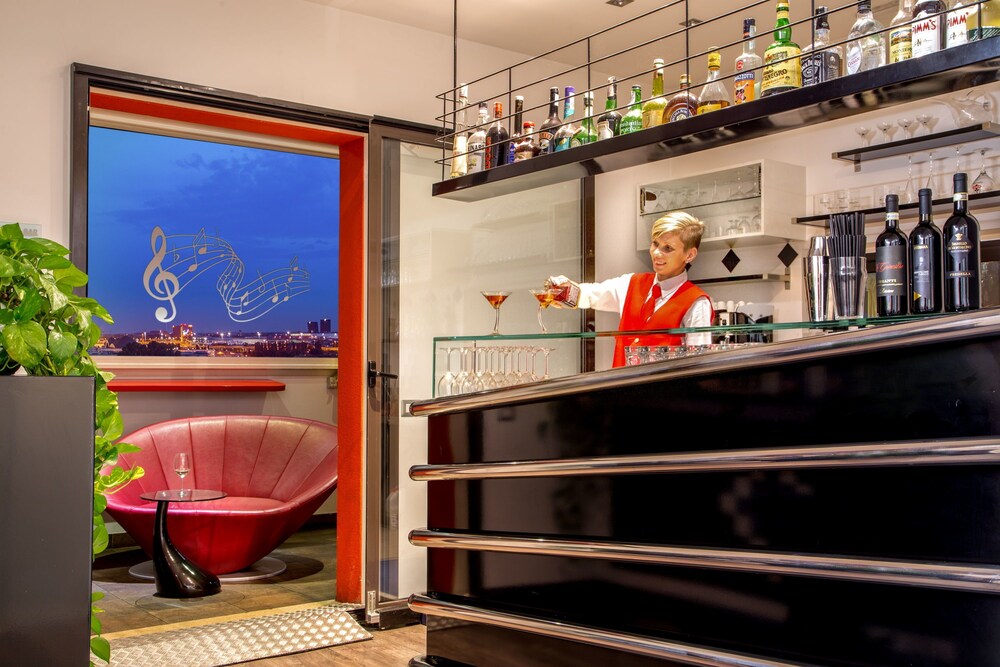 Hotel Lounge