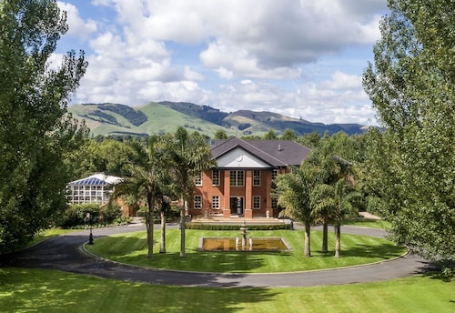 Henley Hotel