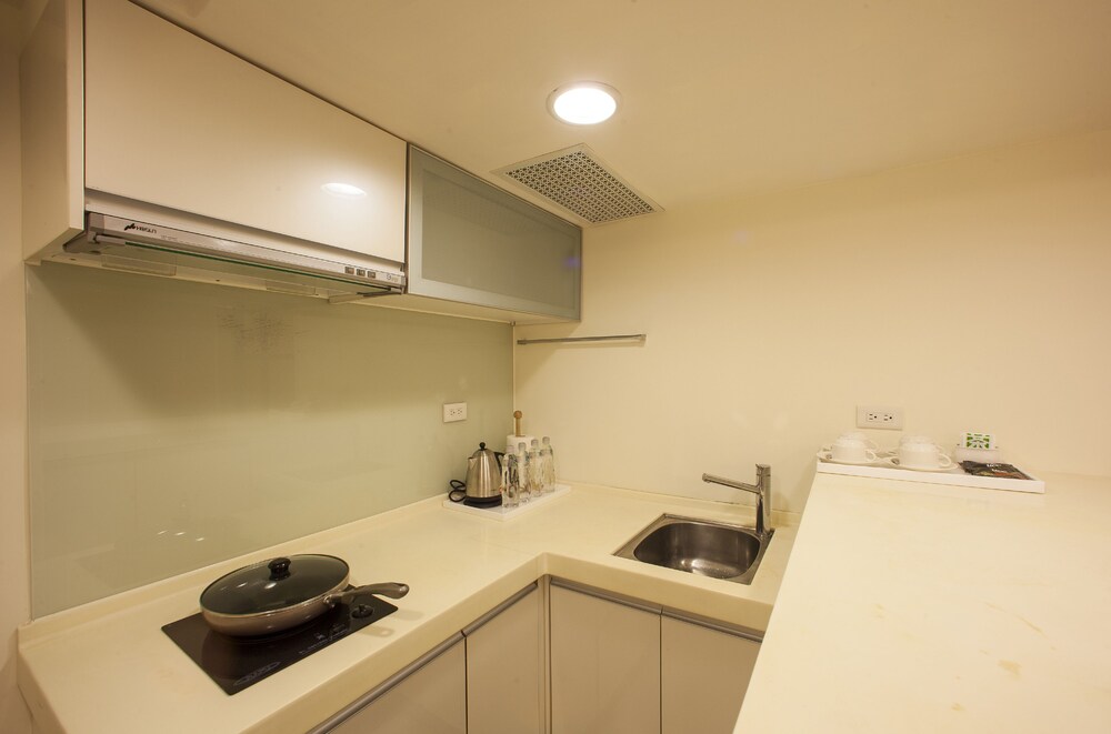 객실 내 주방 (패밀리 스위트 (basement, rollaway bed for 7th pax))