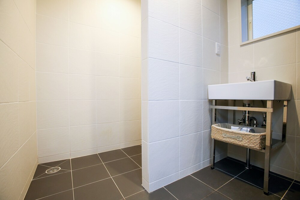 Deluxe Apartment, 2 Bedrooms - Bathroom Amenities
