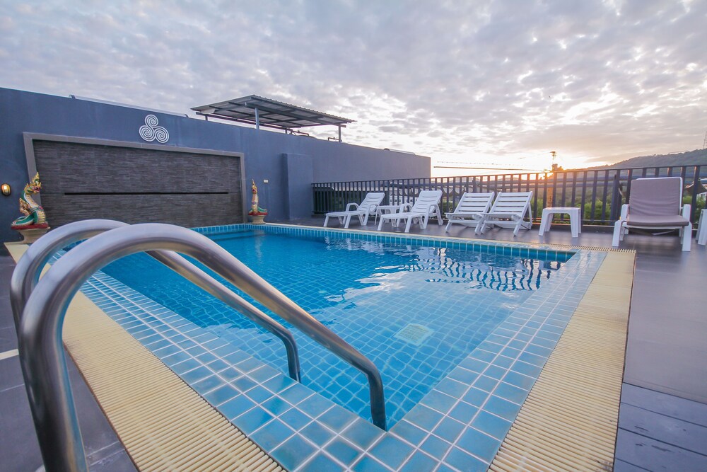 Rooftop Pool