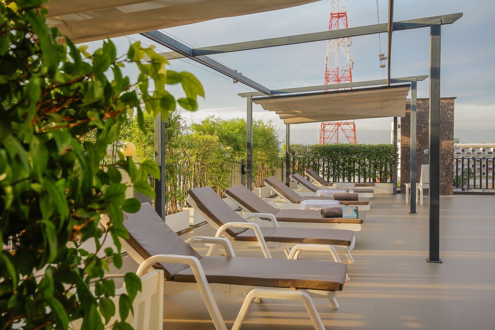 Sundeck