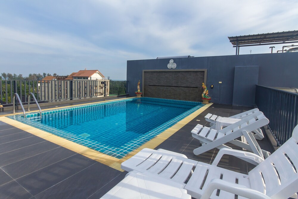 Rooftop Pool