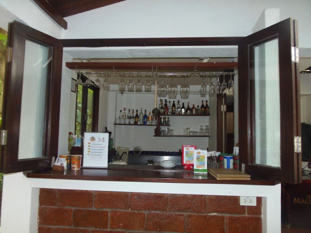Hotel Bar
