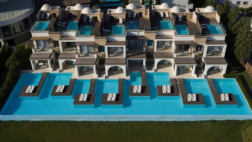 The Ixian All Suites - Adults Only