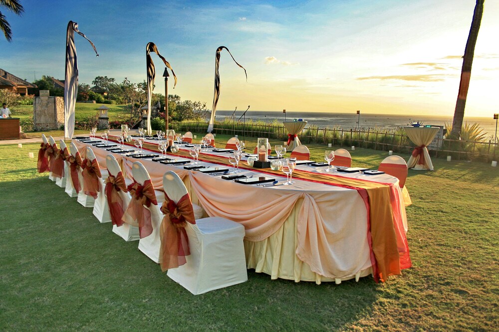 Tempat Prasmanan Luar Ruangan