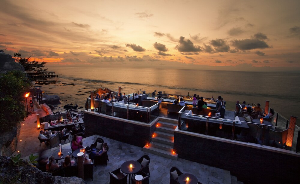 Bar Hotel