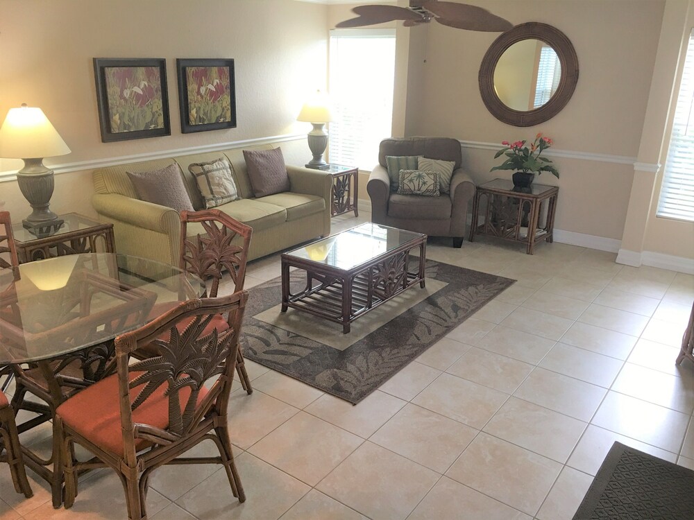 Room, 2 Bedrooms, Non Smoking (Two Bath) - Living Room