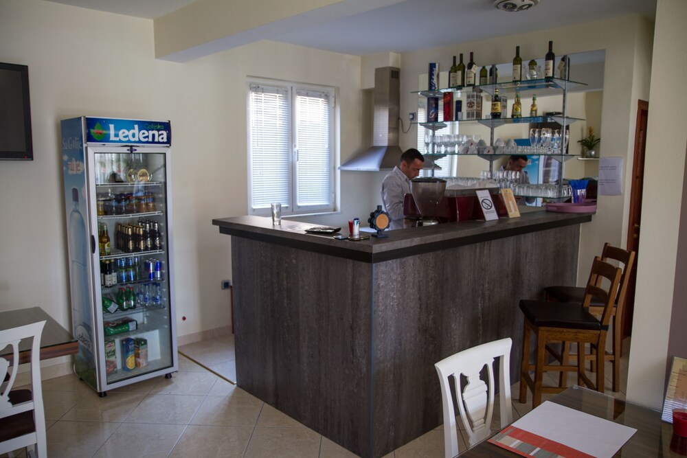 Hotel Bar