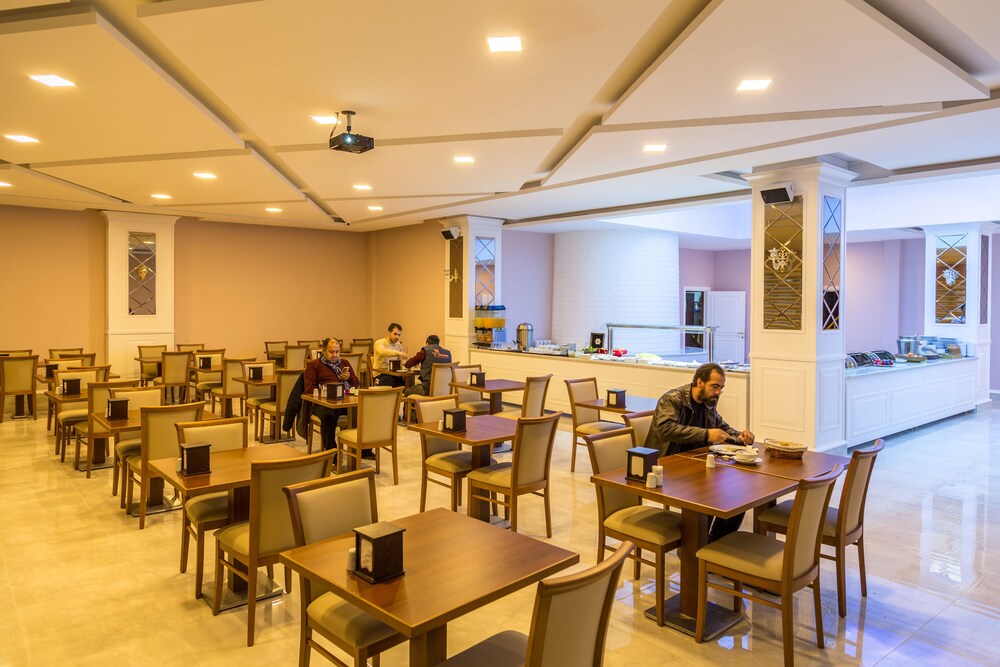 Food Court