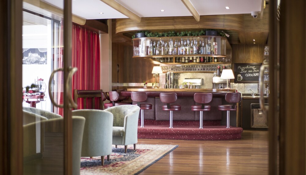 Hotel Bar