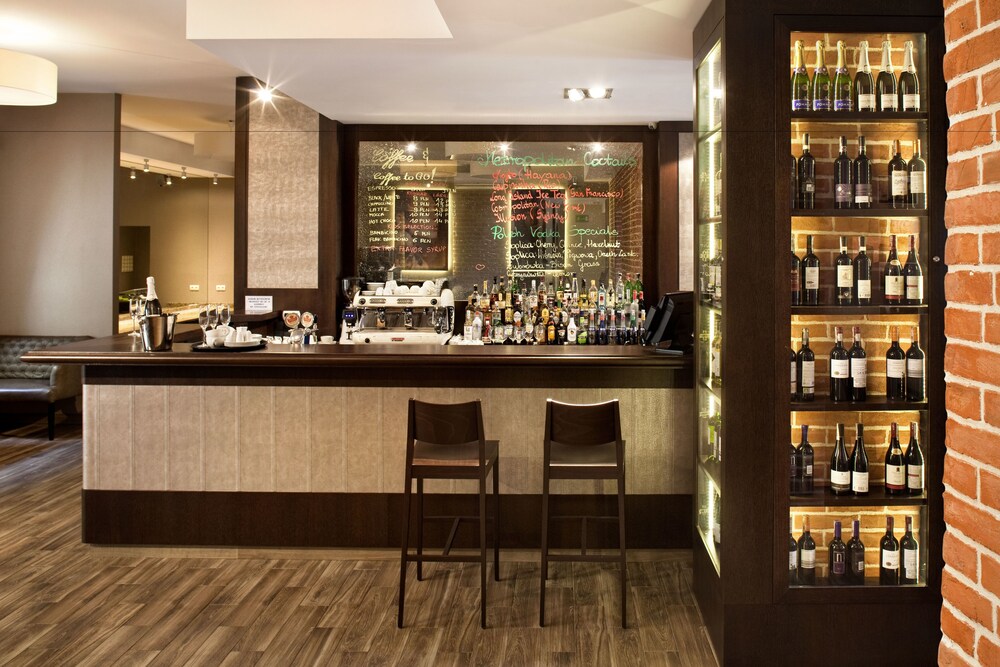 Hotel Bar