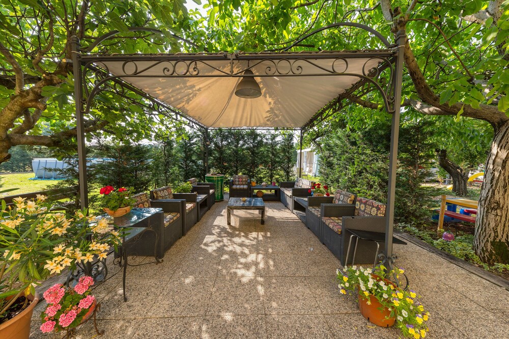 Outdoor Banquet Area
