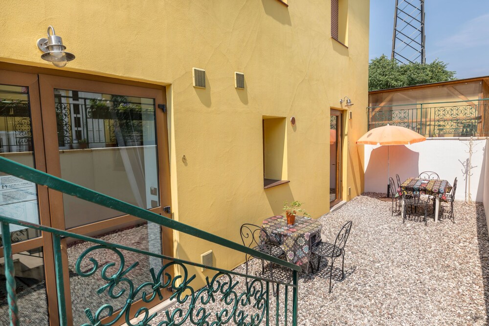 Courtyard View