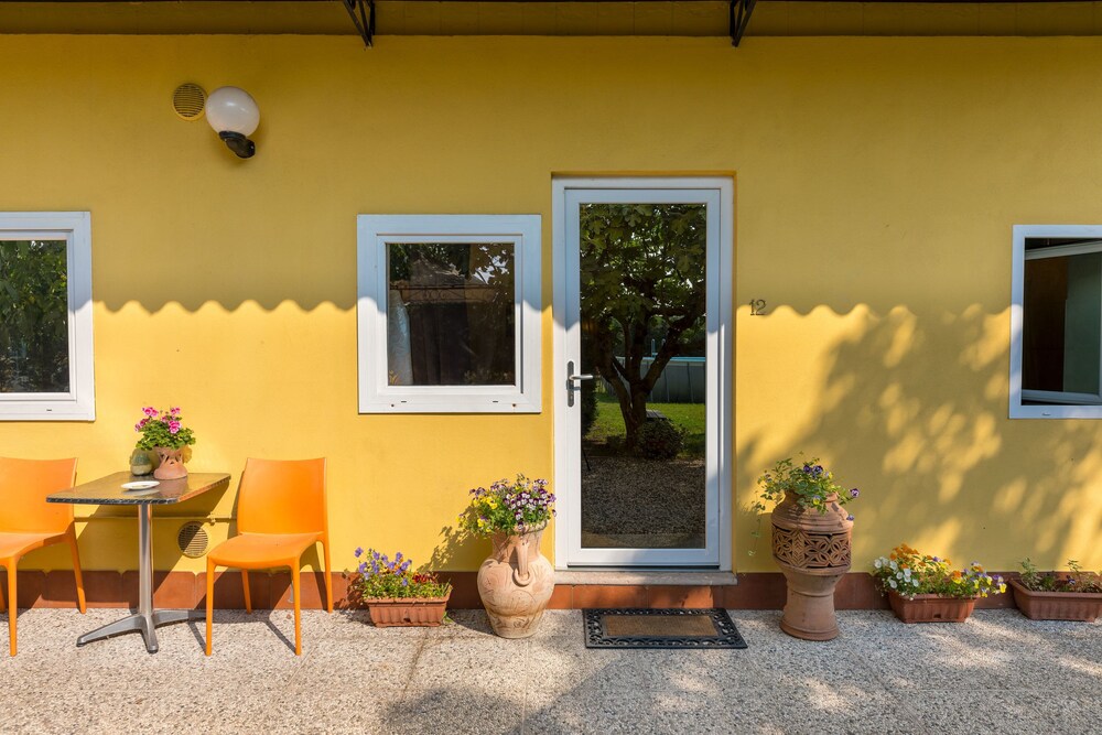 Economy Studio - Terrace/Patio