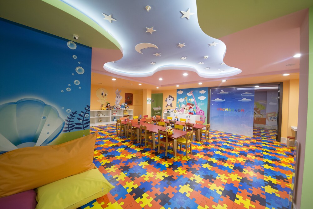 Childrens Play Area - Indoor