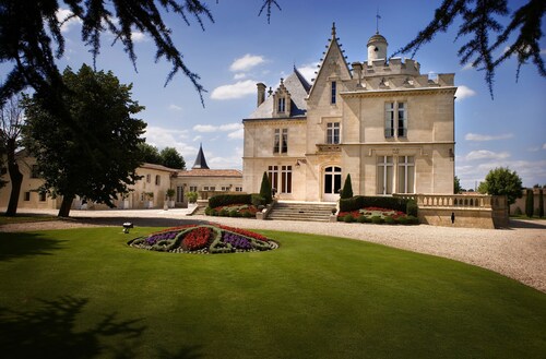 Château Pape Clément - Bernard Magrez Luxury Wine Experience