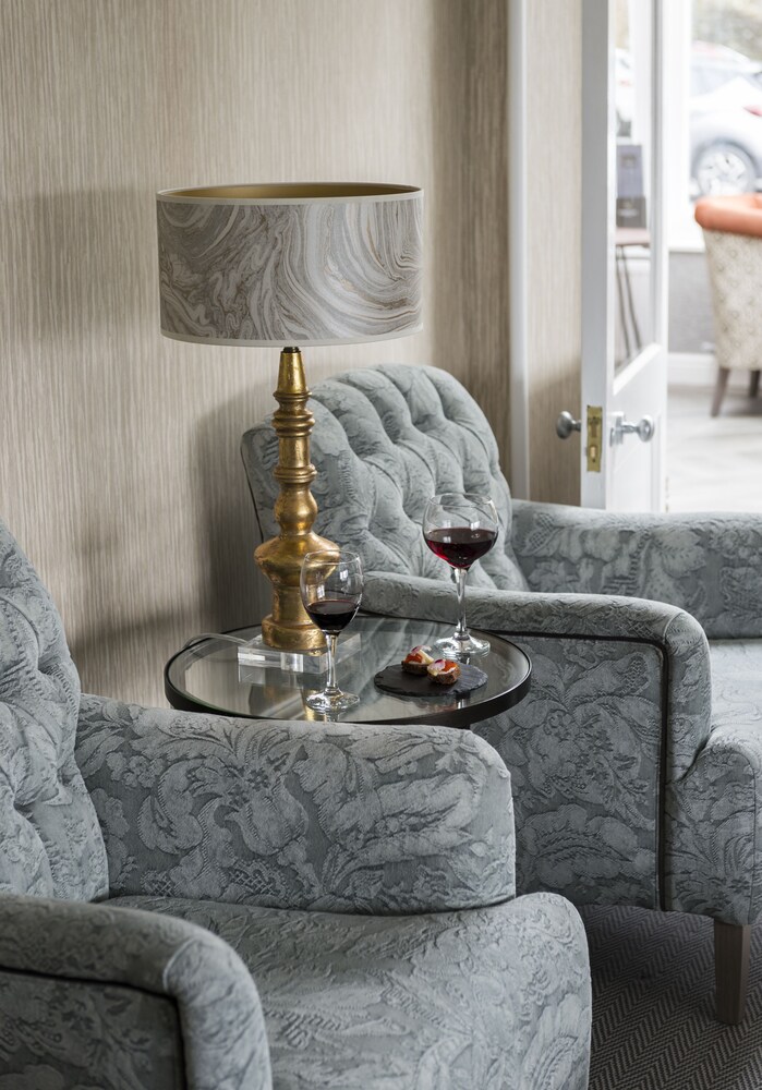 Hotel Lounge