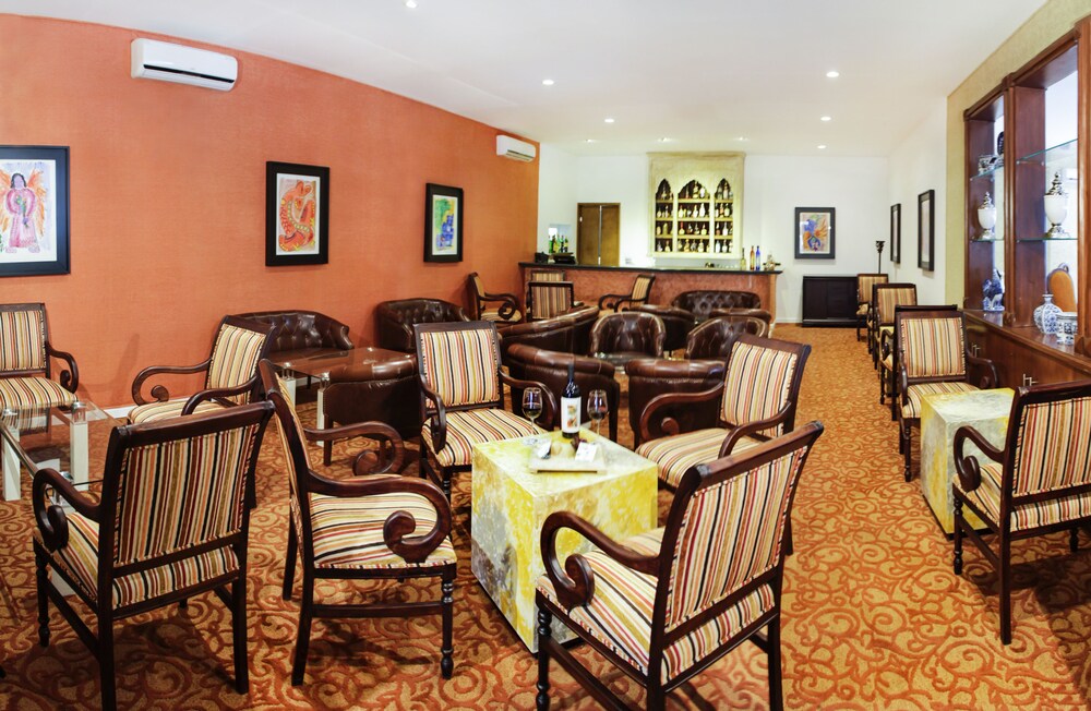 Hotel Bar