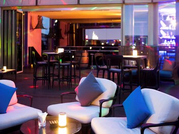 Hotel Bar